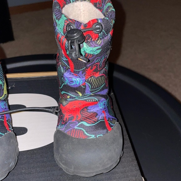Baby/Toddler BOGS DINO BOOTS SIZE 9 in very good condition! - Picture 4 of 5